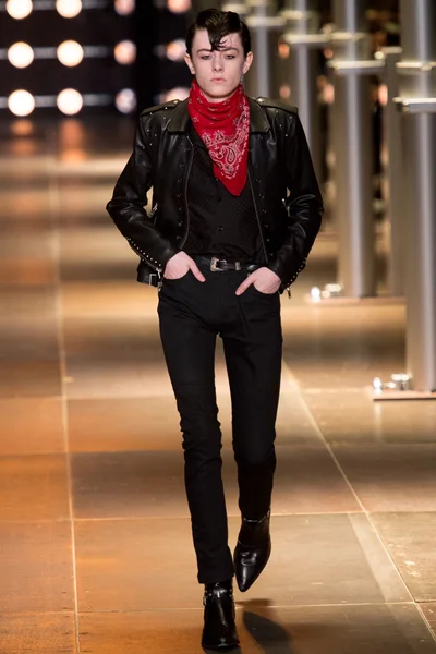 Look 30